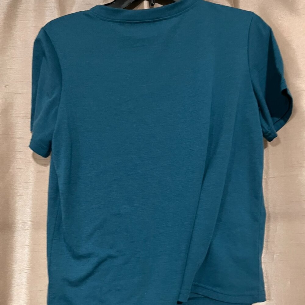 T-Shirt - Picture 2 of 2